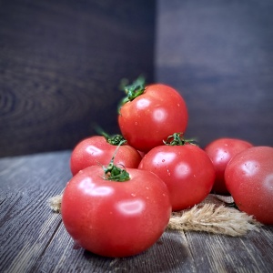 Помидор розовый